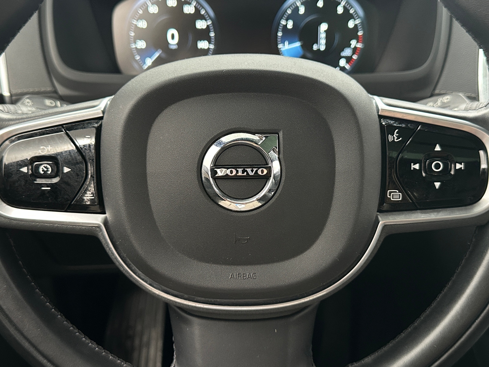 Thumbnail: 2021 Volvo XC90 - 3