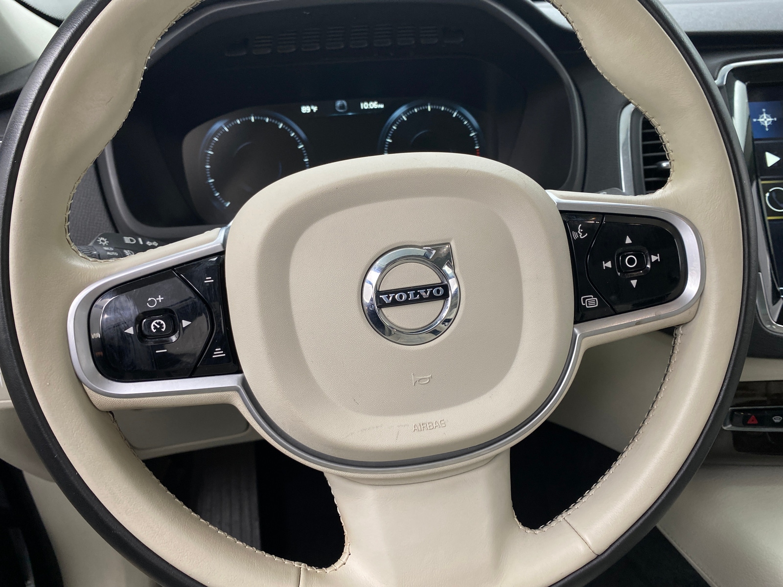 Thumbnail: 2019 Volvo XC90 - 4