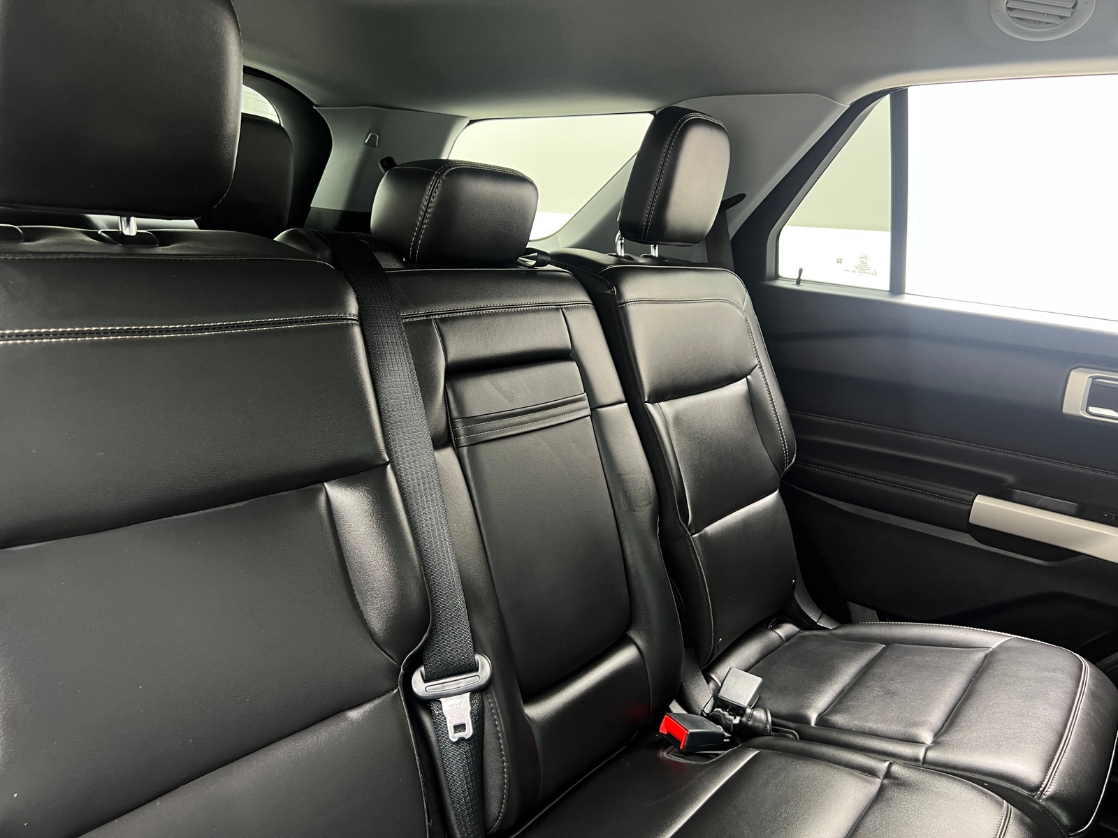 Thumbnail: 2022 Ford Explorer - 6