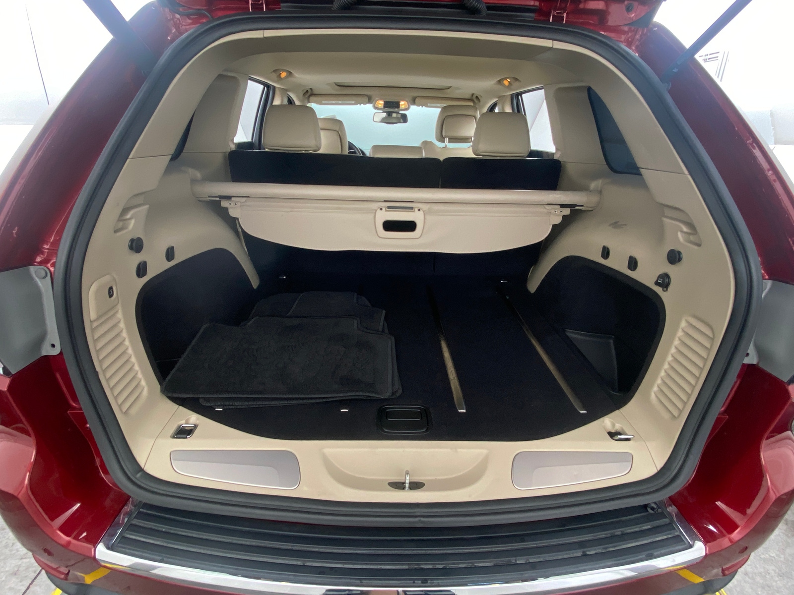 Thumbnail: 2015 Jeep Grand Cherokee - 6