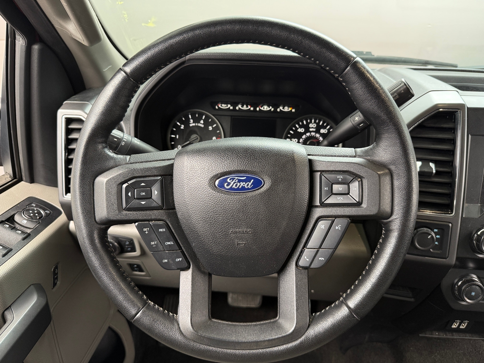 Thumbnail: 2019 Ford Econoline - 5