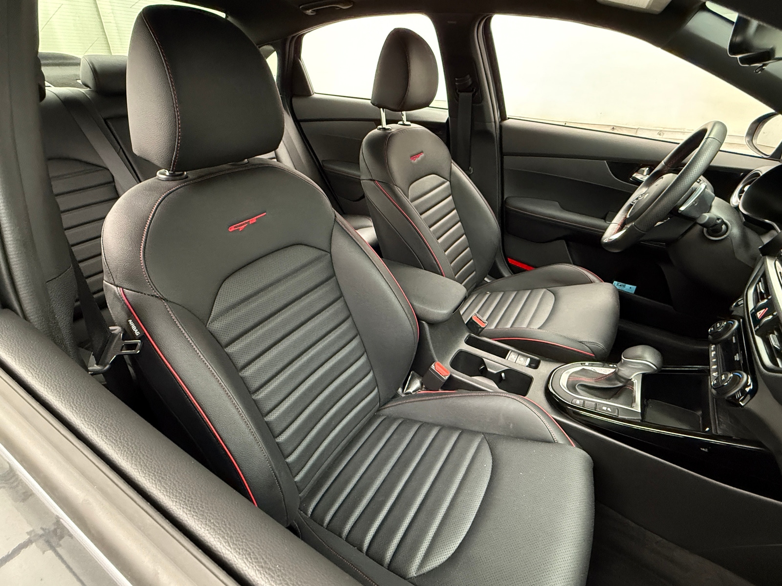 Thumbnail: 2022 Kia Forte - 2