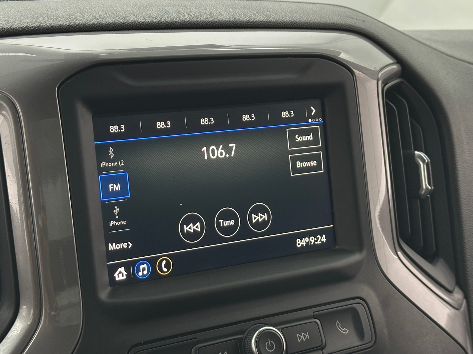 Thumbnail: 2021 Chevrolet Silverado 1500 - 4