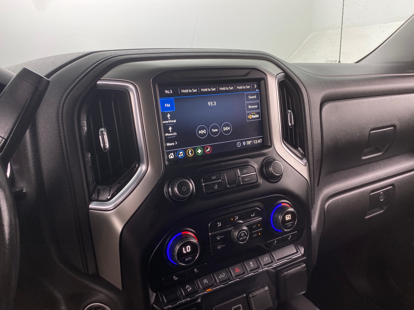 Thumbnail: 2020 Chevrolet Silverado 1500 - 3