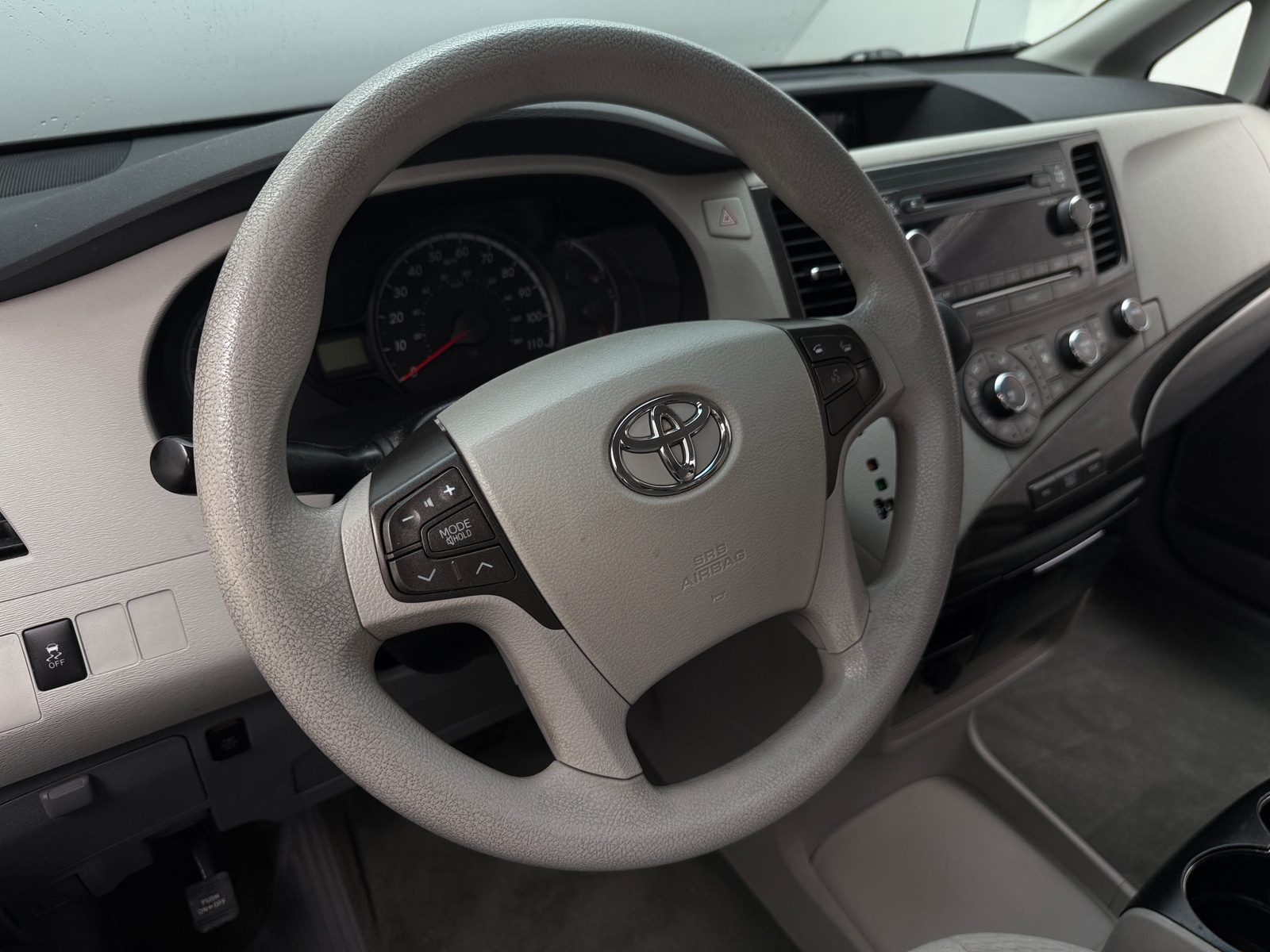 Thumbnail: 2012 Toyota Sienna - 5