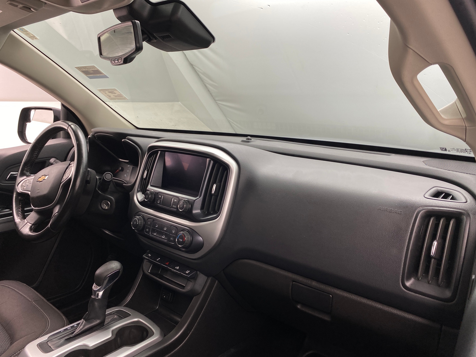 Thumbnail: 2022 Chevrolet Colorado - 3