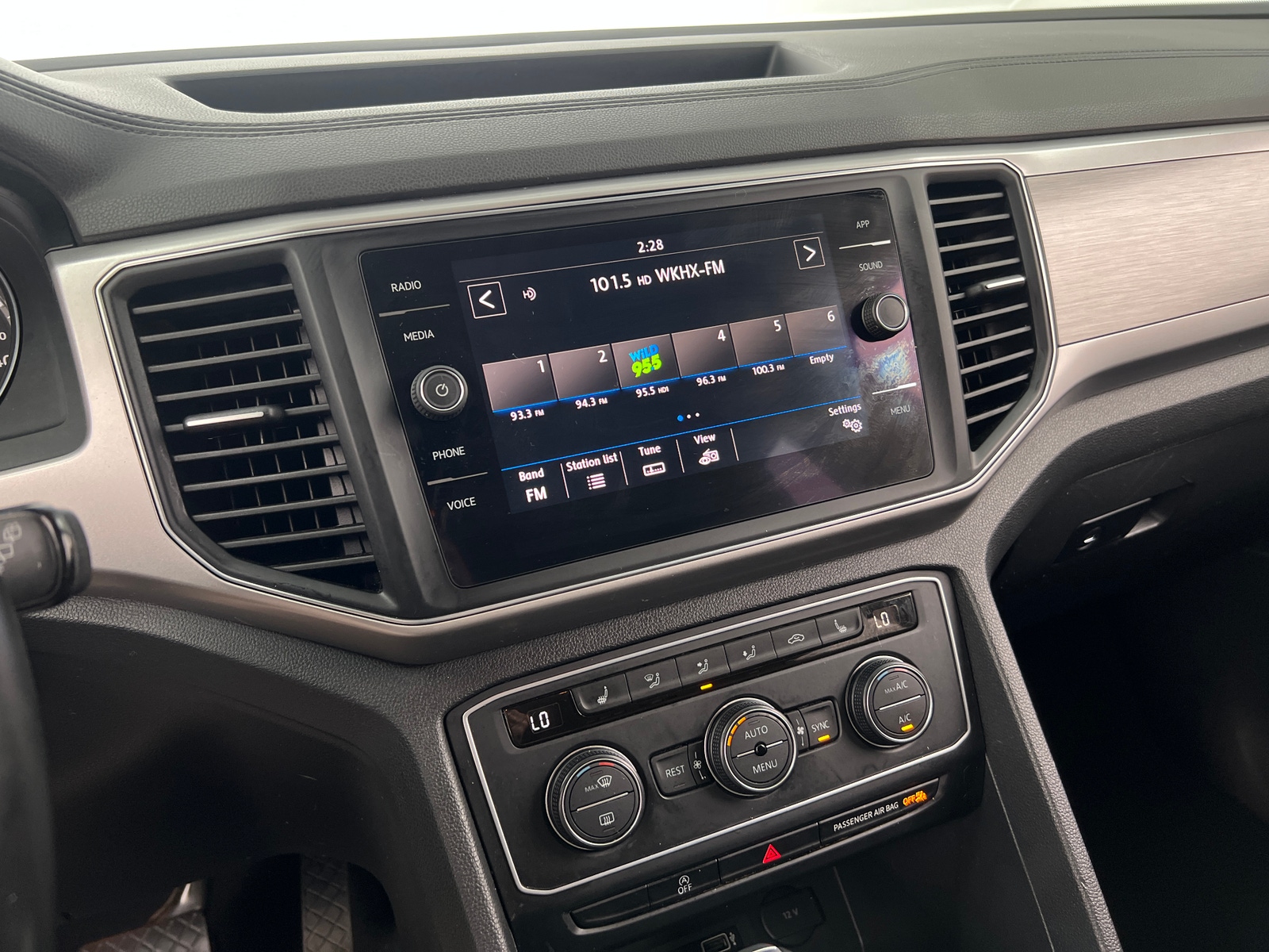 Thumbnail: 2019 Volkswagen Atlas - 3