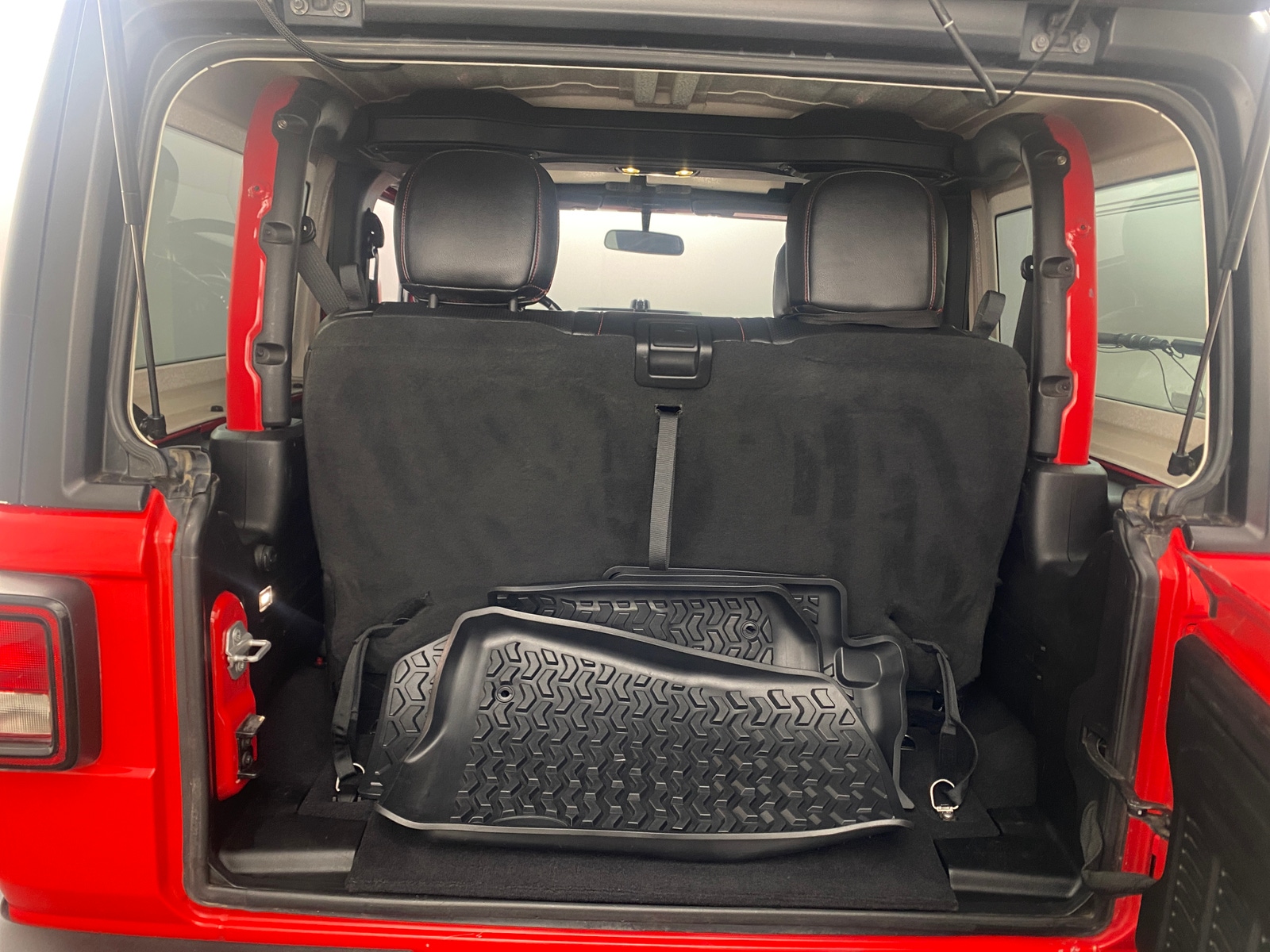 Thumbnail: 2019 Jeep Wrangler - 6