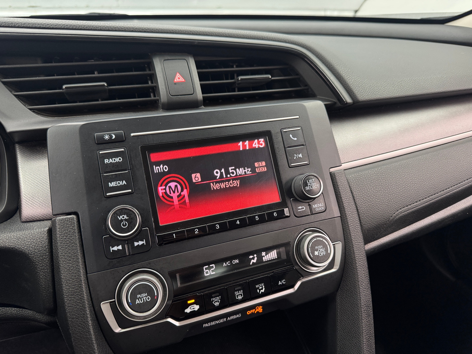 Thumbnail: 2016 Honda Civic - 4