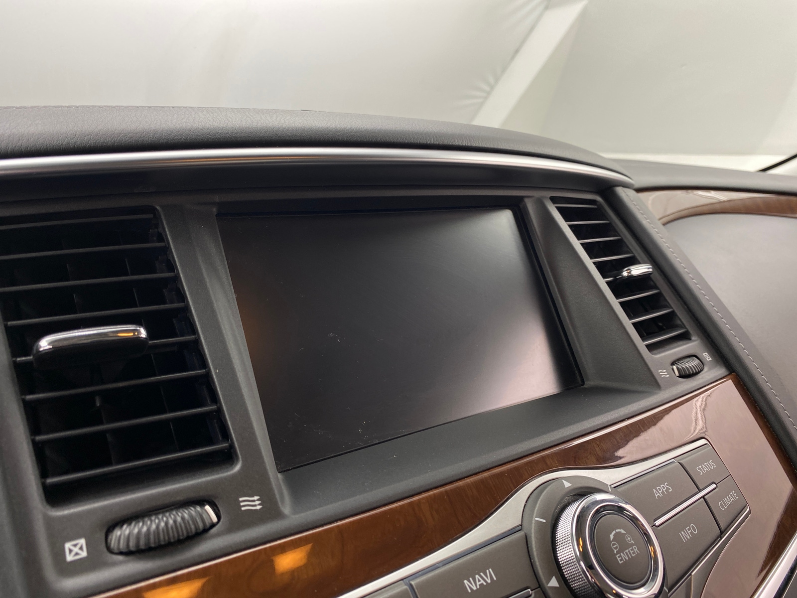 Thumbnail: 2018 INFINITI QX80 - 3