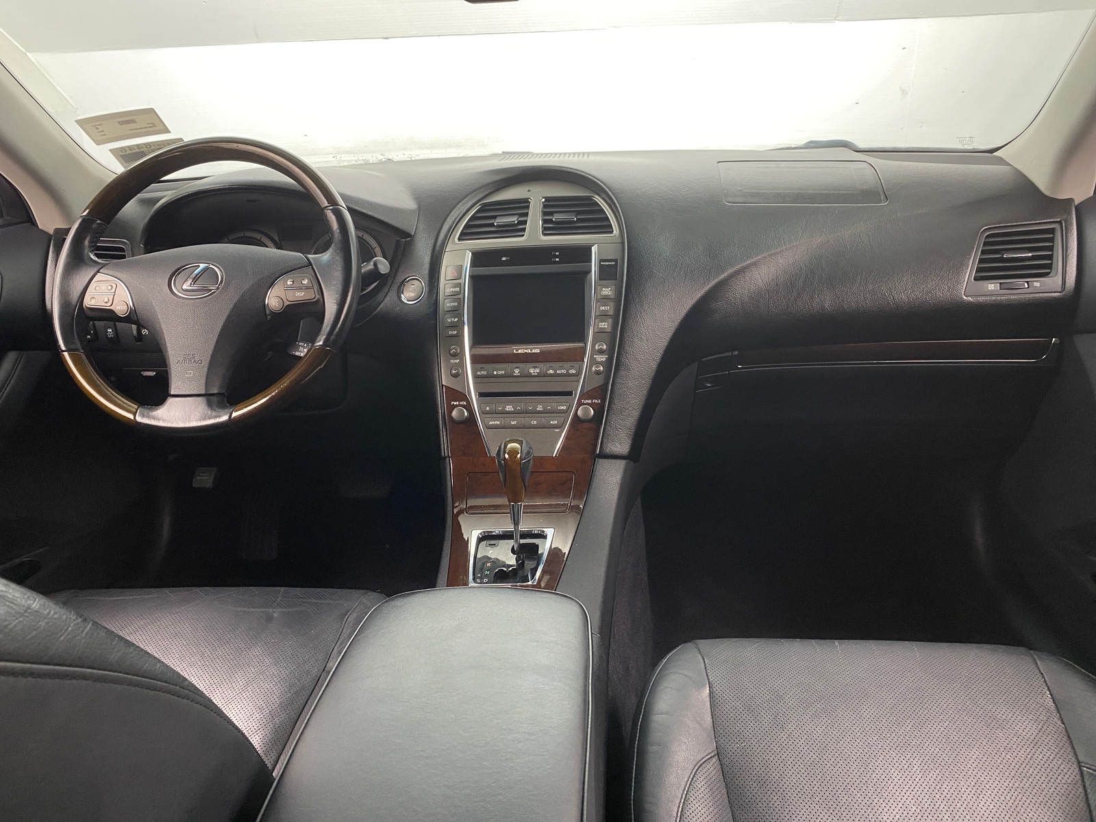 Thumbnail: 2011 Lexus ES - 2