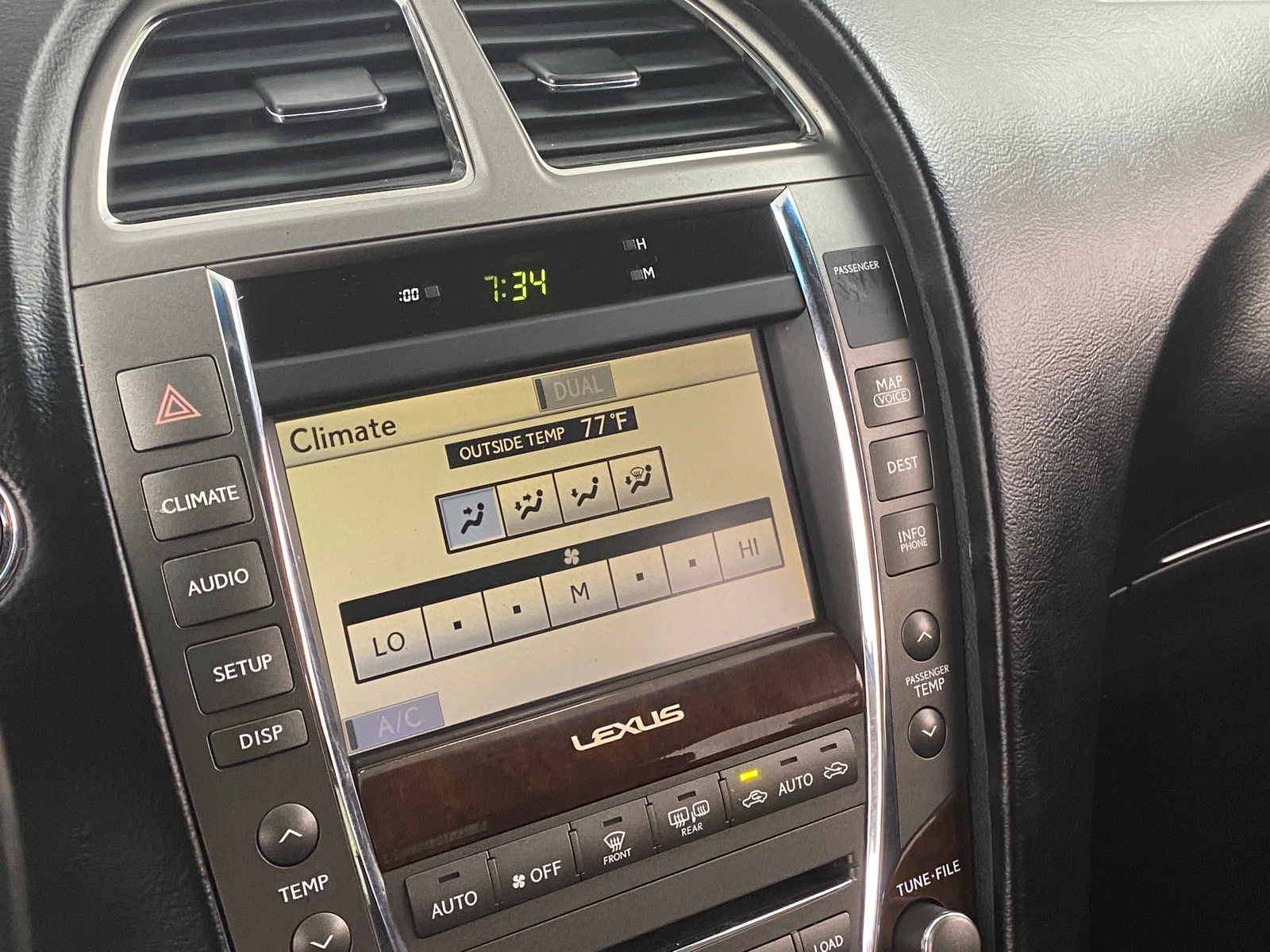 Thumbnail: 2011 Lexus ES - 3