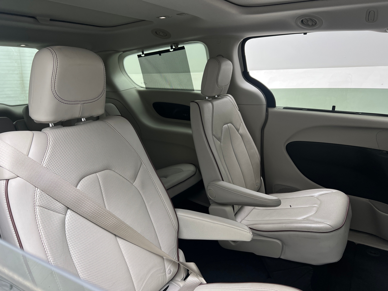 Thumbnail: 2017 Chrysler Pacifica - 5