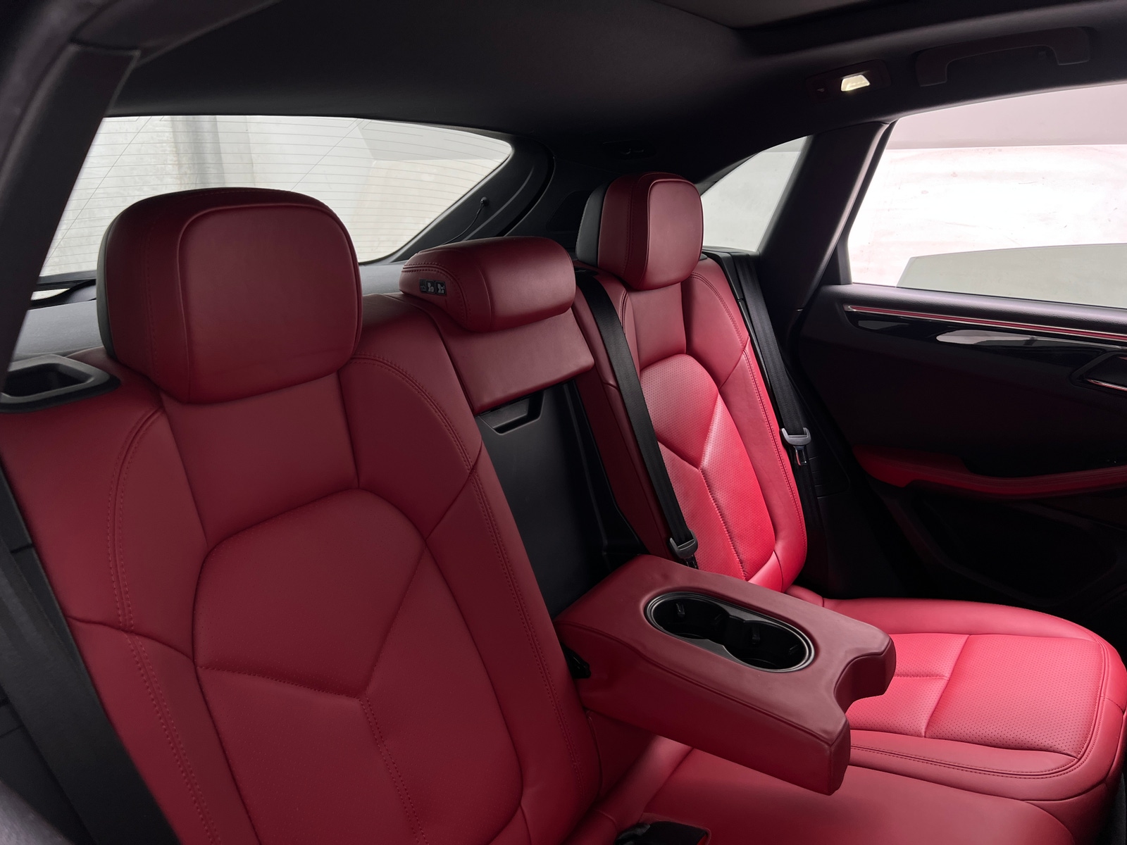 Thumbnail: 2017 Porsche Macan - 5