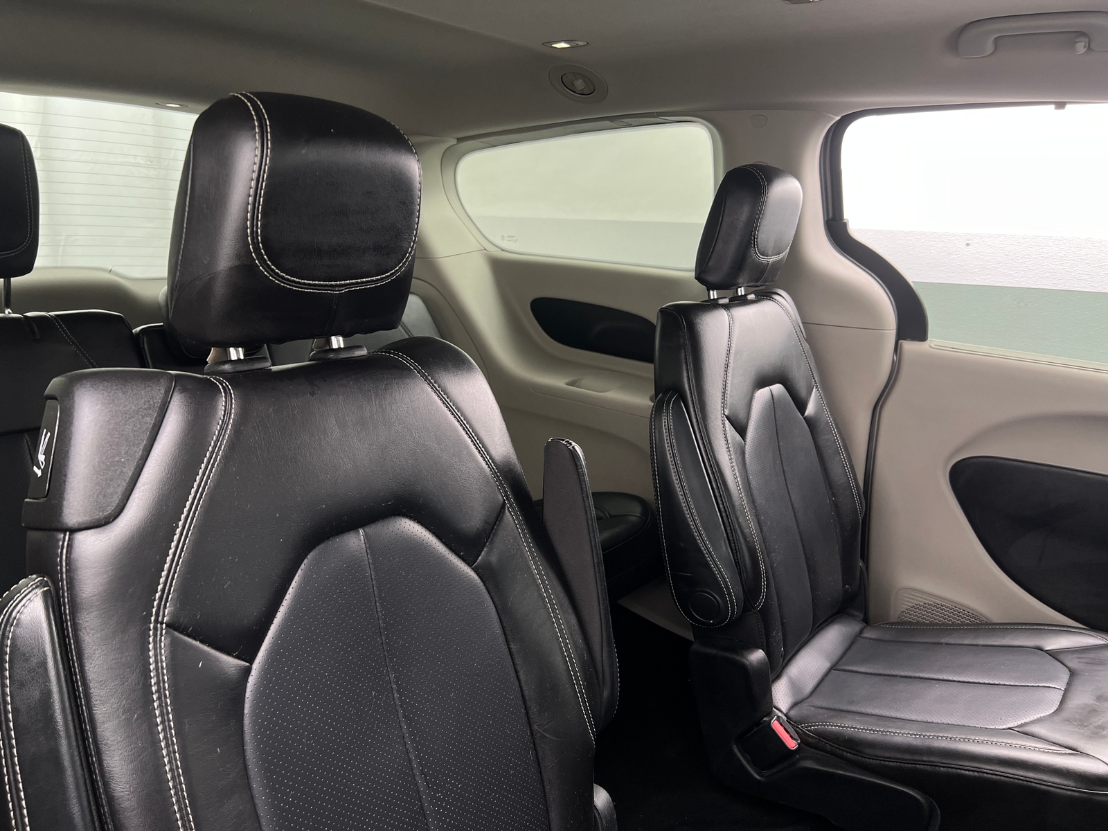 Thumbnail: 2021 Chrysler Voyager - 5