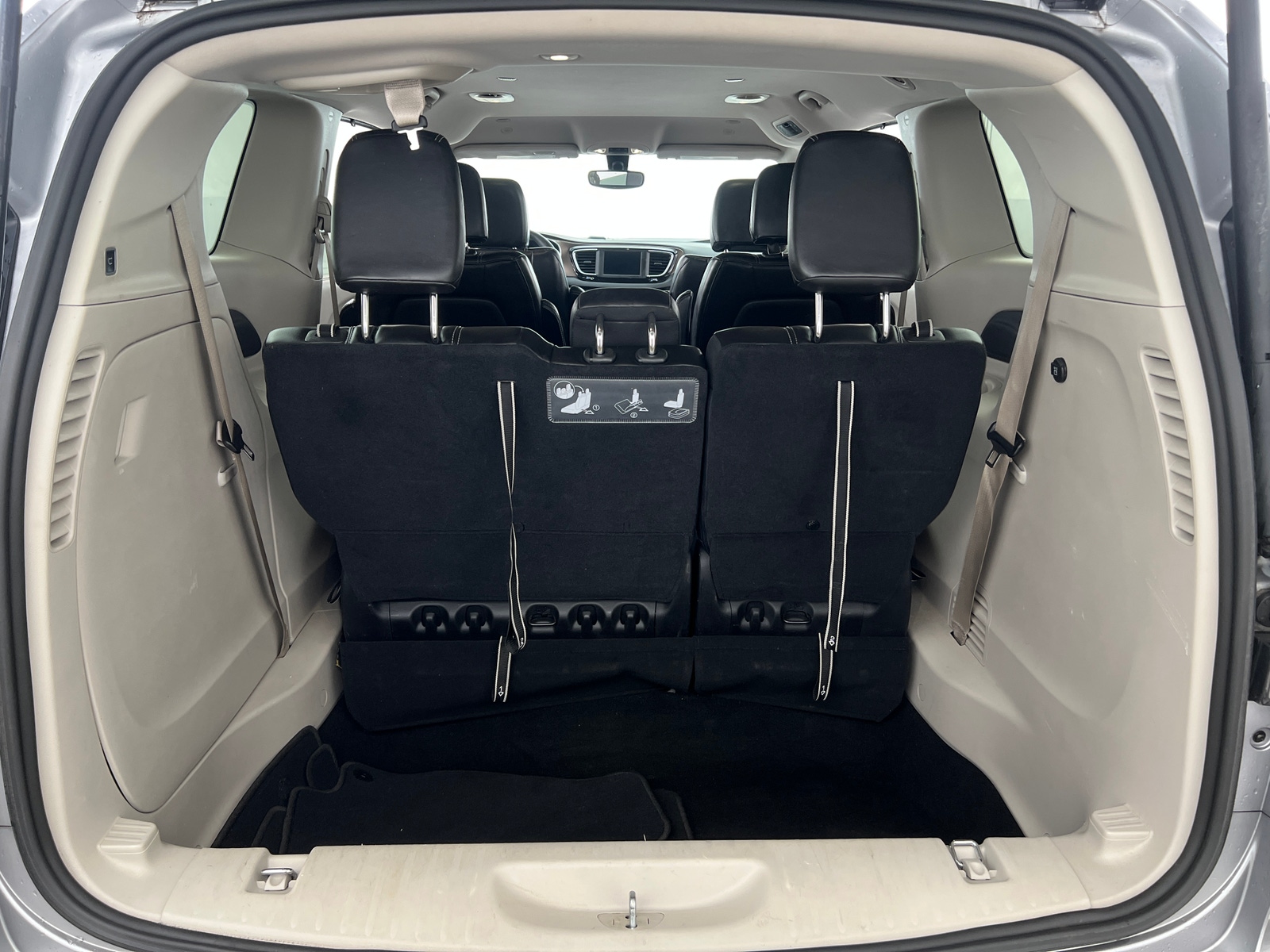 Thumbnail: 2021 Chrysler Voyager - 6