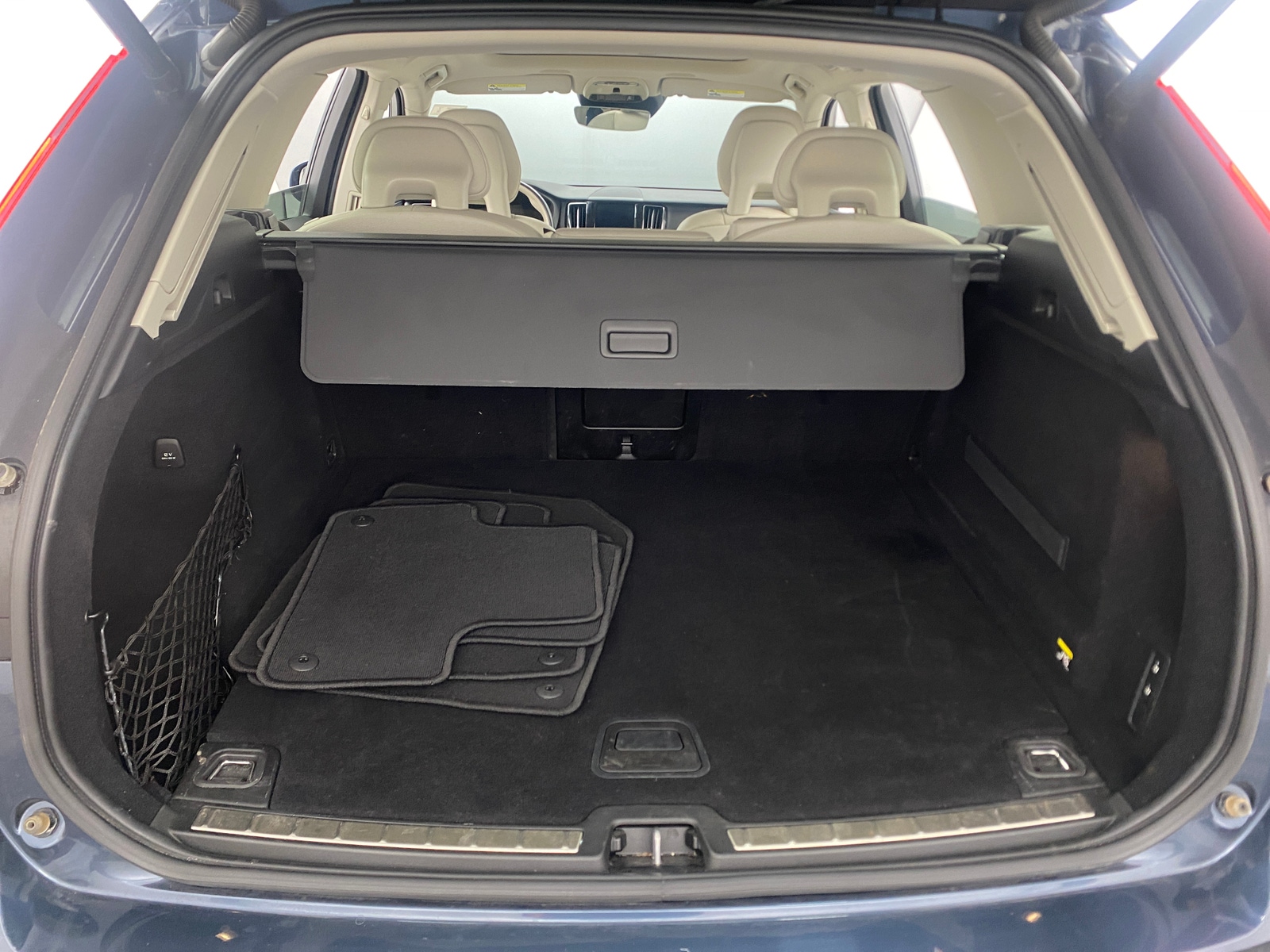 Thumbnail: 2018 Volvo XC60 - 6