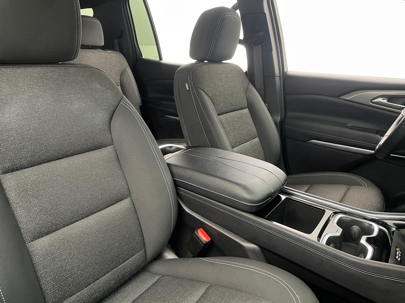 Thumbnail: 2025 Chevrolet Traverse - 2