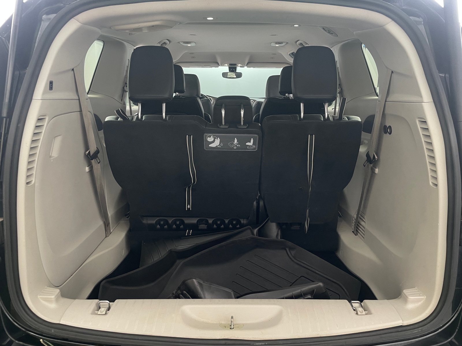 Thumbnail: 2019 Chrysler Pacifica - 6