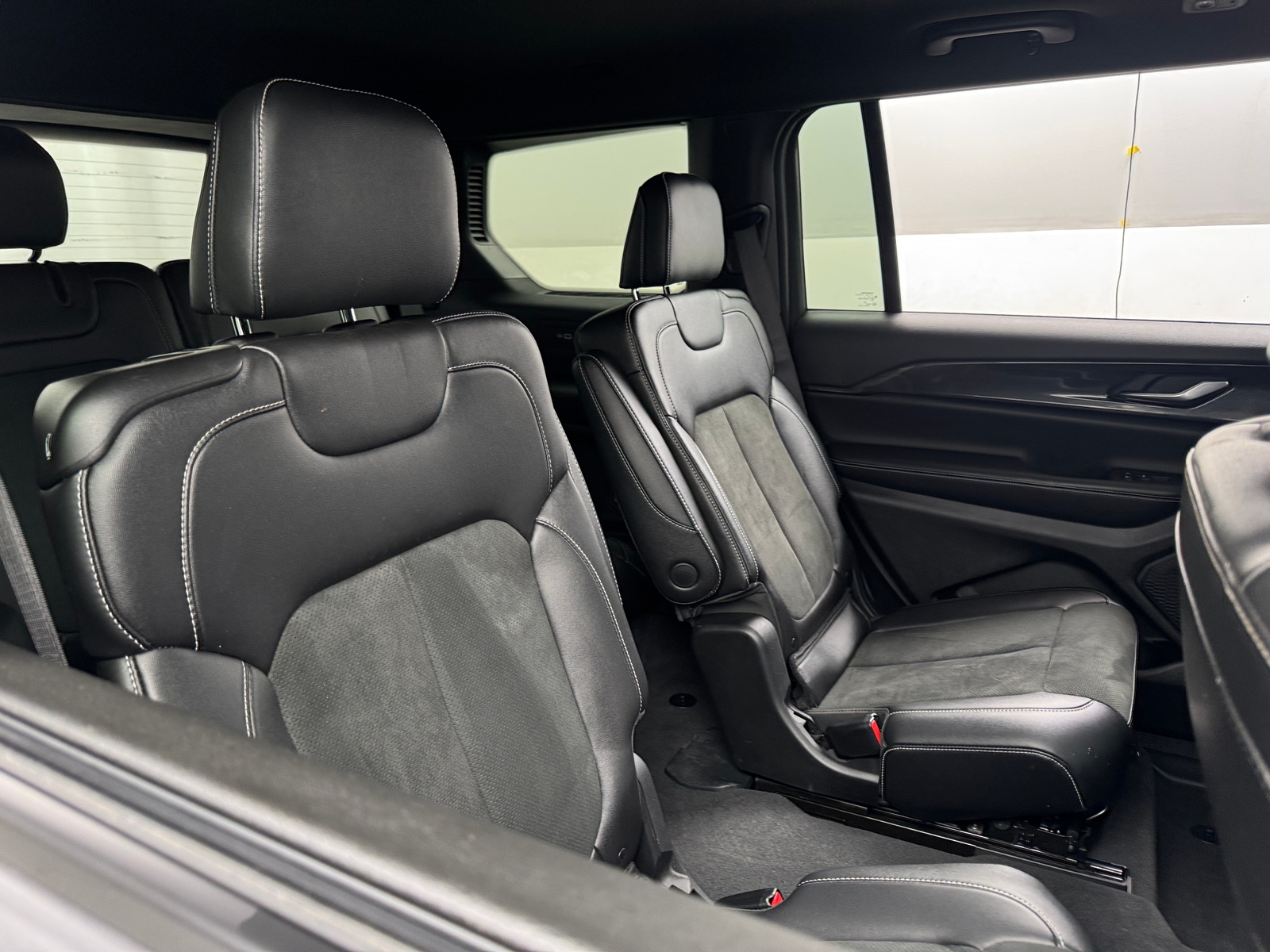 Thumbnail: 2023 Jeep Grand Cherokee L - 5