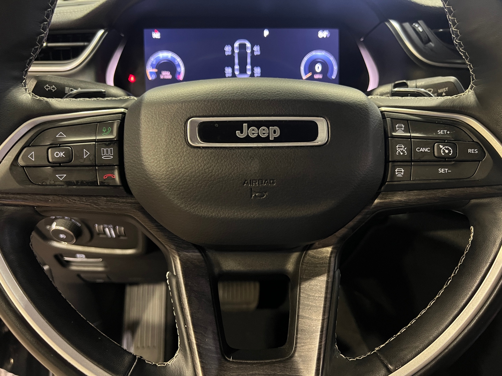 Thumbnail: 2021 Jeep Grand Cherokee L - 4