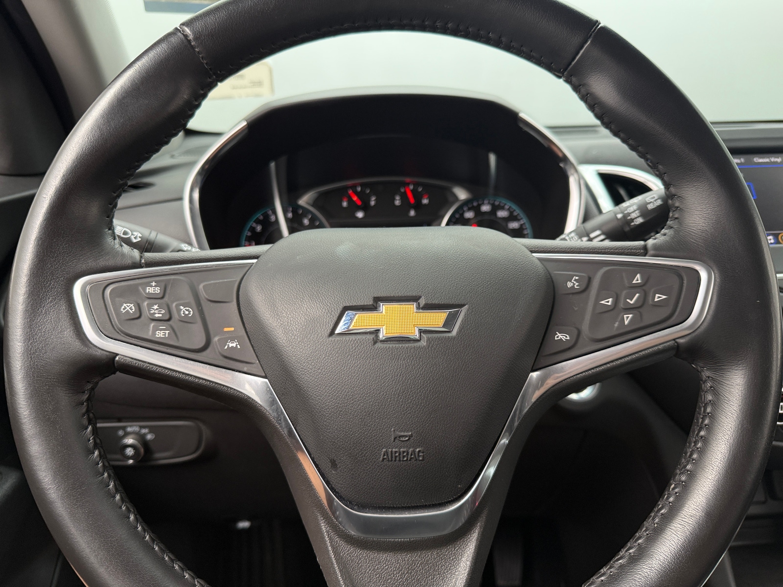 Thumbnail: 2022 Chevrolet Equinox - 5