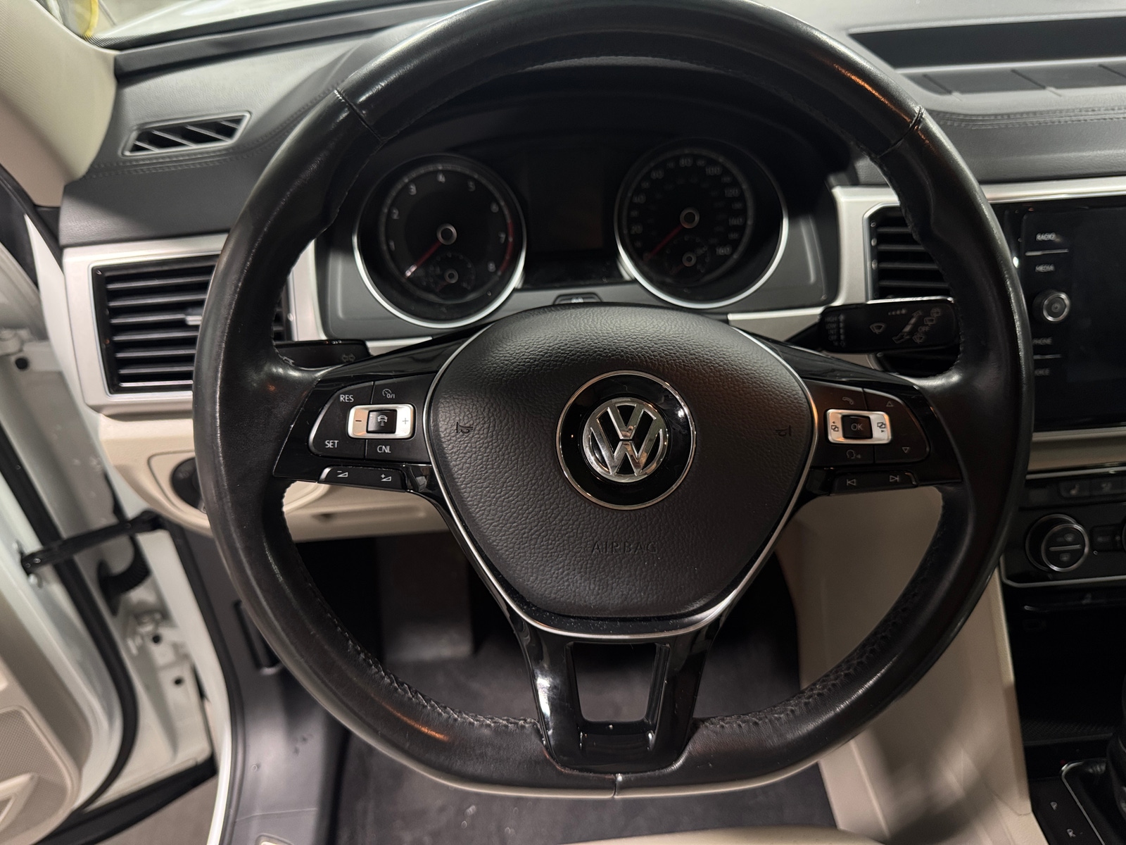 Thumbnail: 2018 Volkswagen Atlas - 4