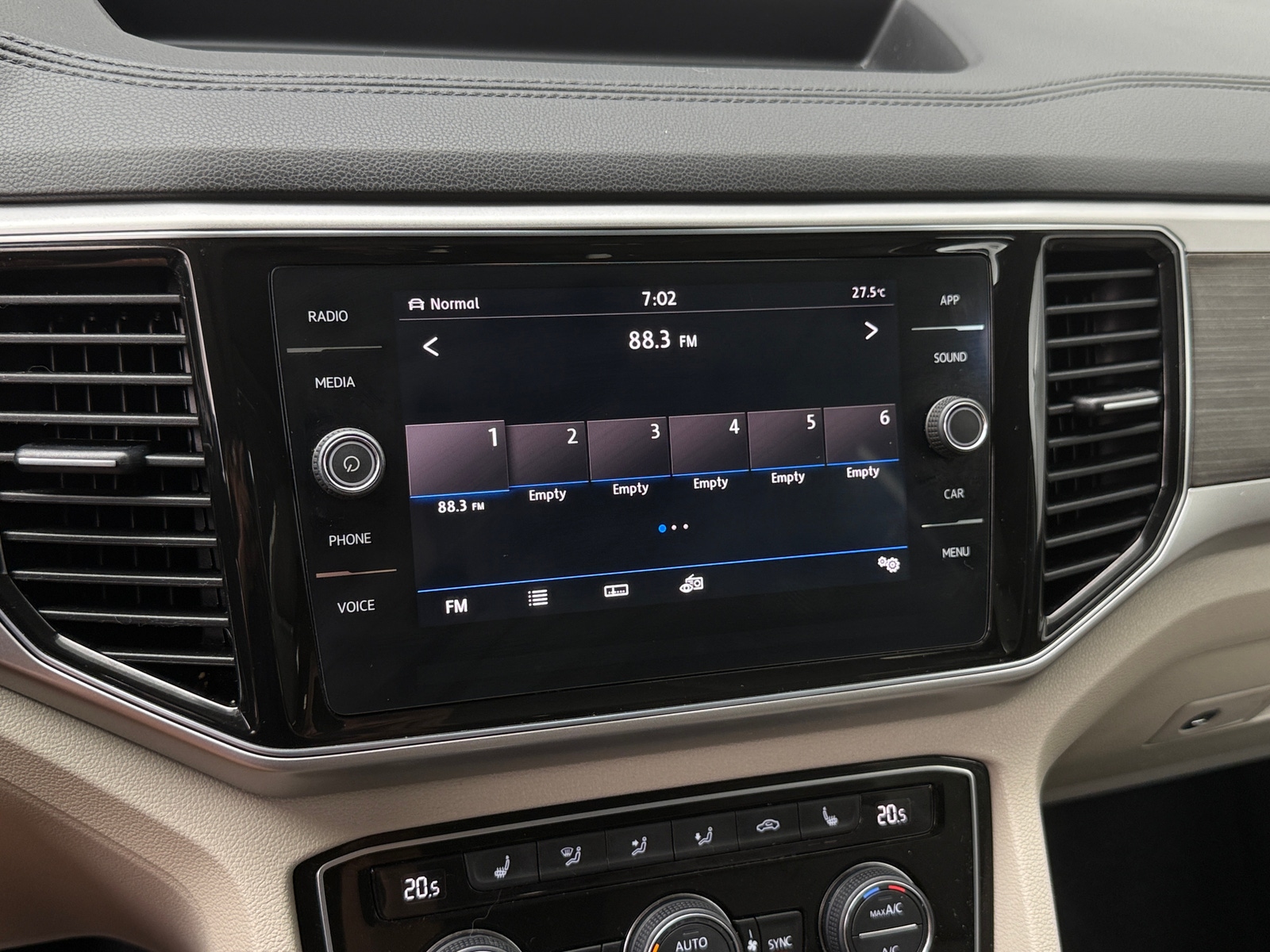 Thumbnail: 2018 Volkswagen Atlas - 3