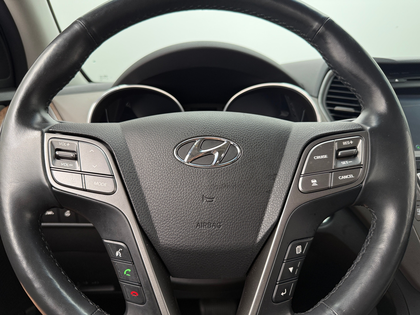 Thumbnail: 2018 Hyundai Santa Fe - 4