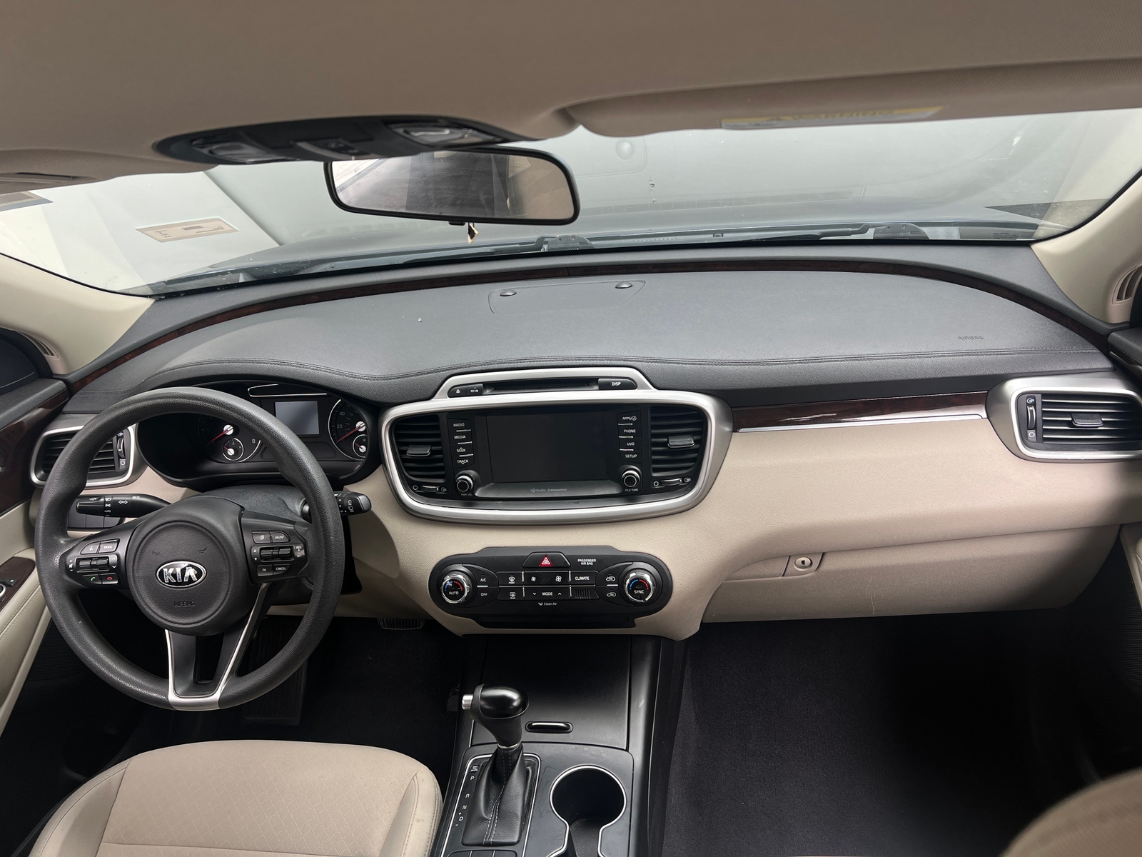 Thumbnail: 2018 Kia Sorento - 3