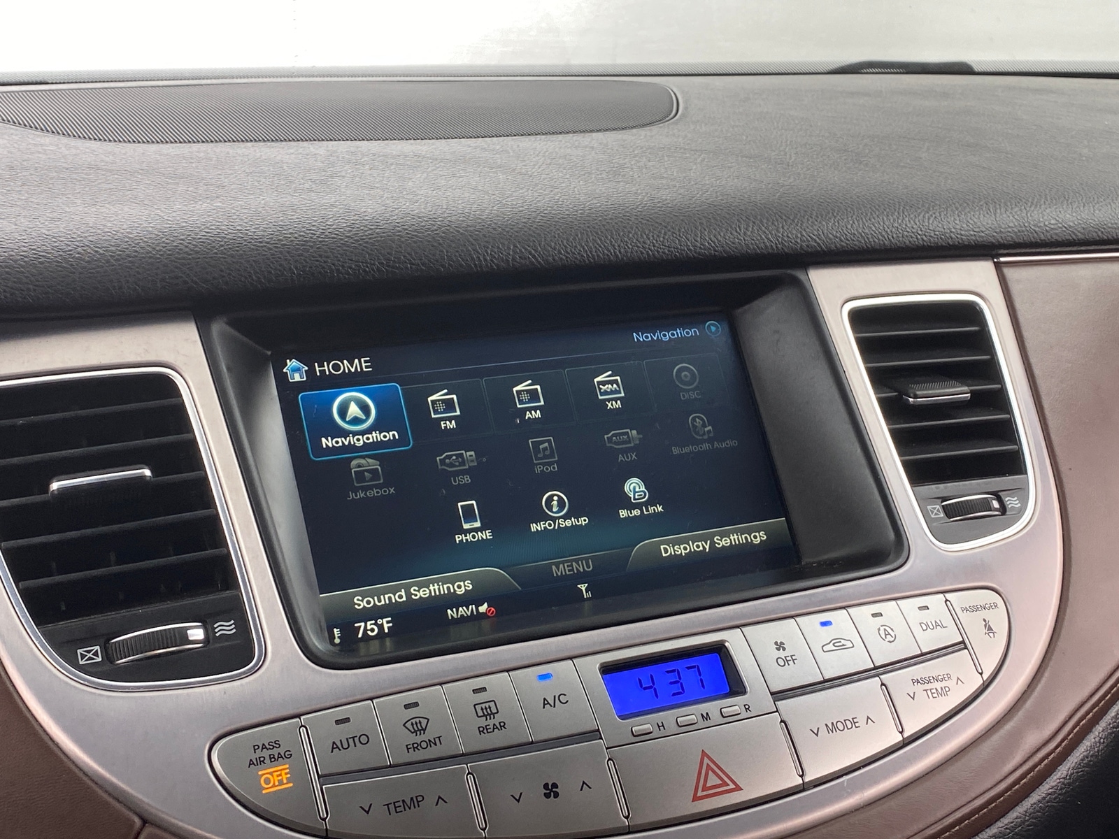 Thumbnail: 2014 Hyundai Genesis - 3
