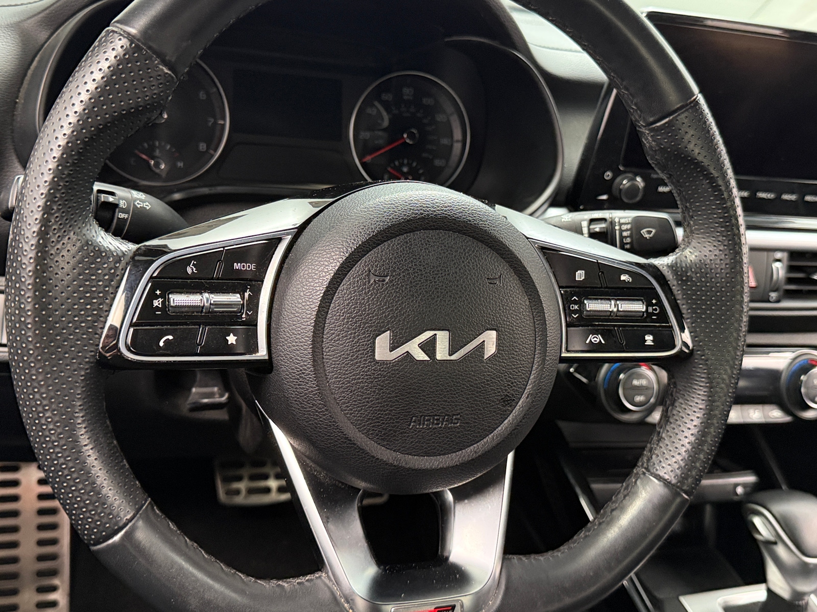 Thumbnail: 2023 Kia Forte - 4