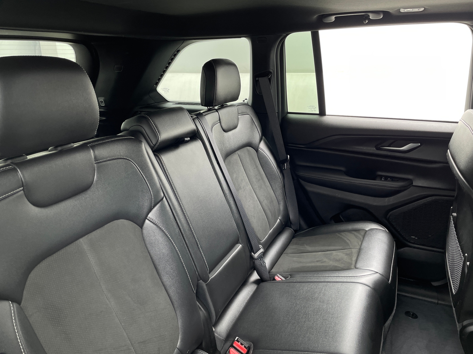 Thumbnail: 2023 Jeep Grand Cherokee - 6