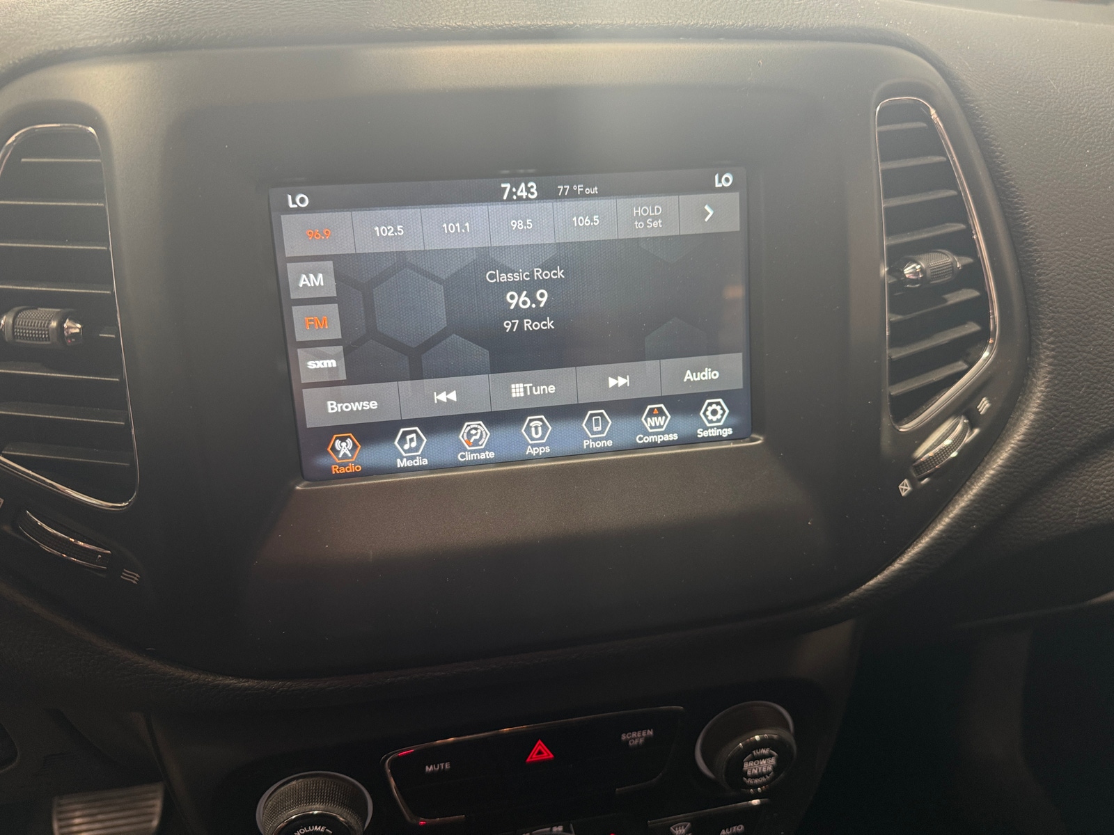 Thumbnail: 2020 Jeep Compass - 4