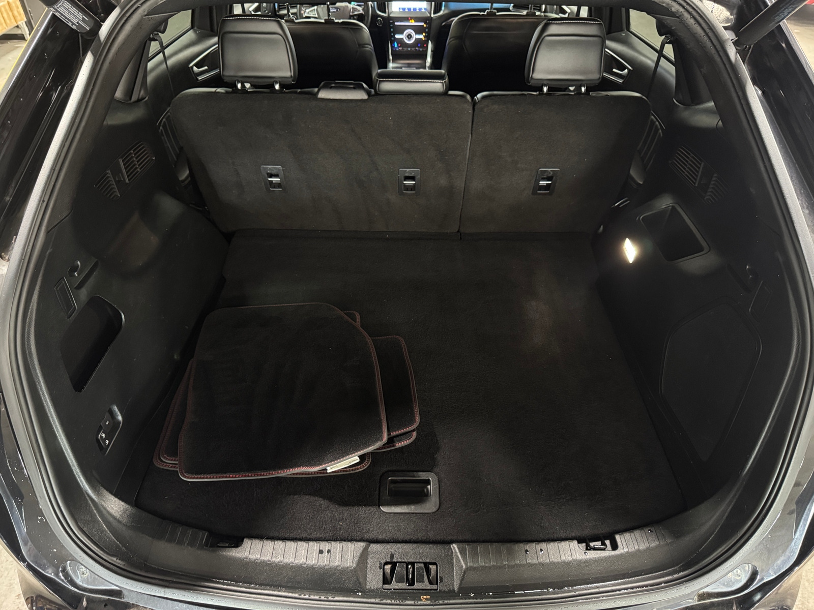 Thumbnail: 2019 Ford Edge - 6