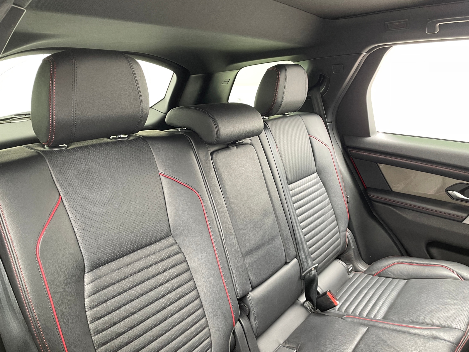 Thumbnail: 2020 Land Rover Discovery Sport - 5