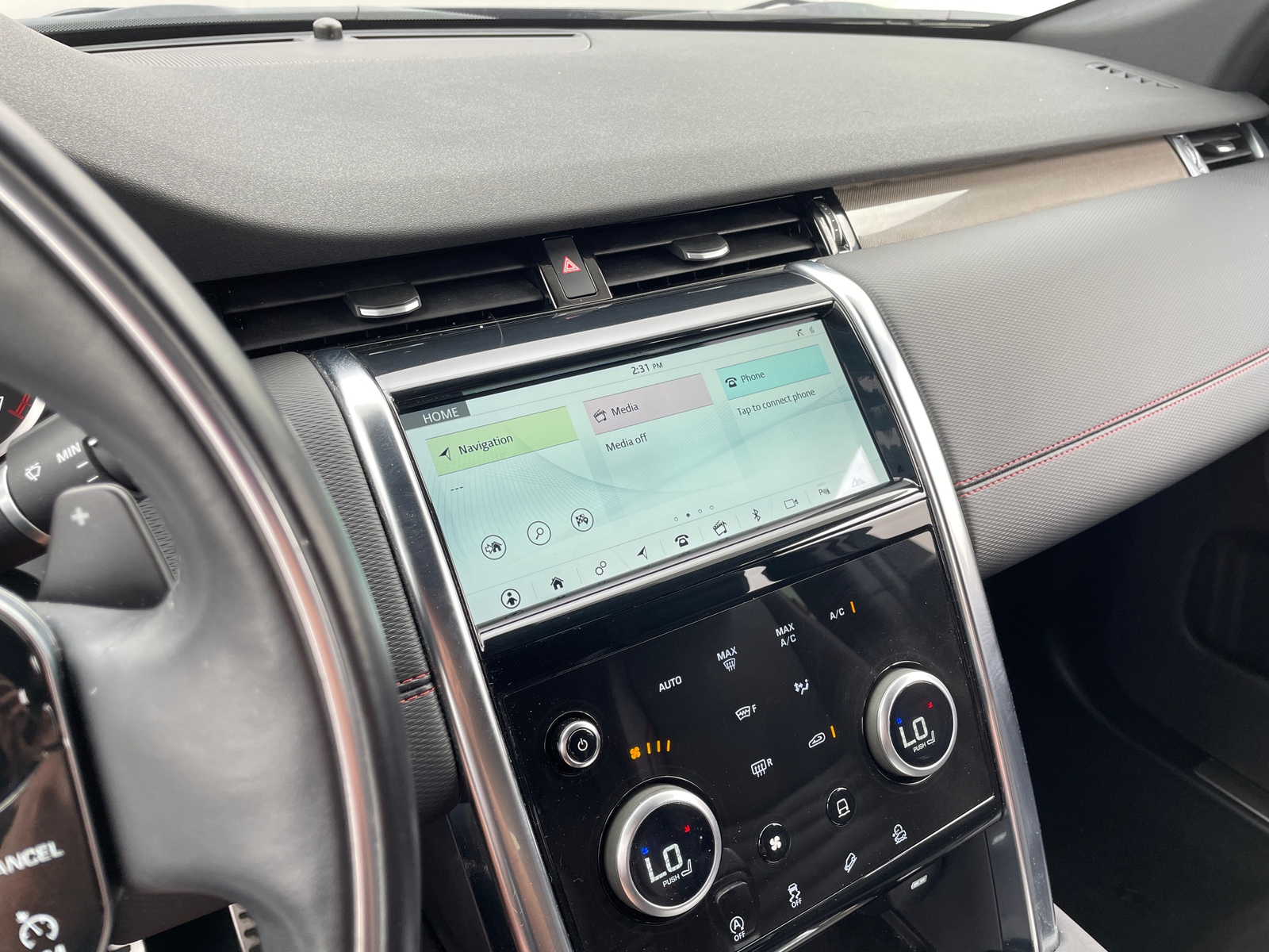 Thumbnail: 2020 Land Rover Discovery Sport - 3