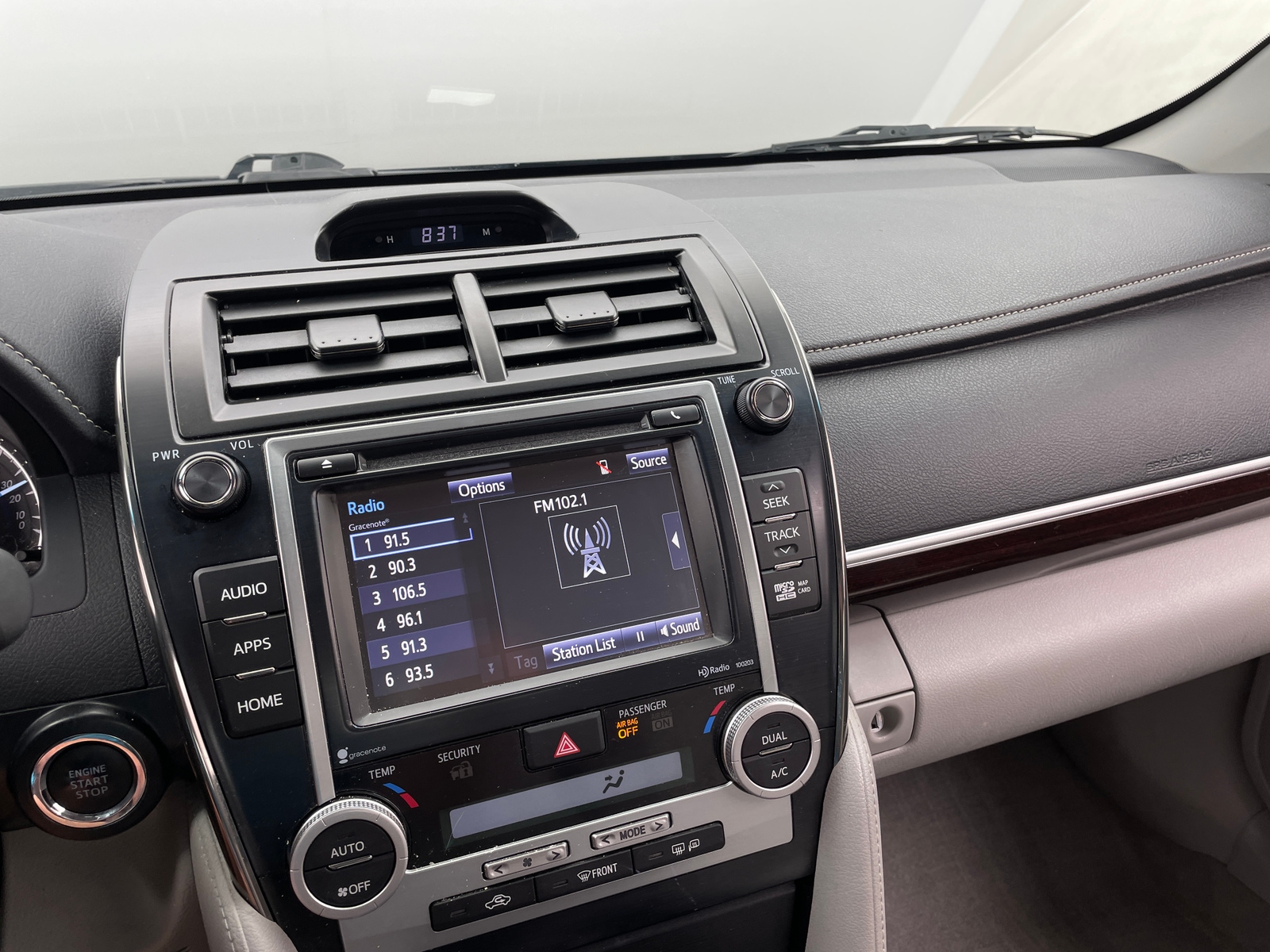 Thumbnail: 2014 Toyota Camry - 3