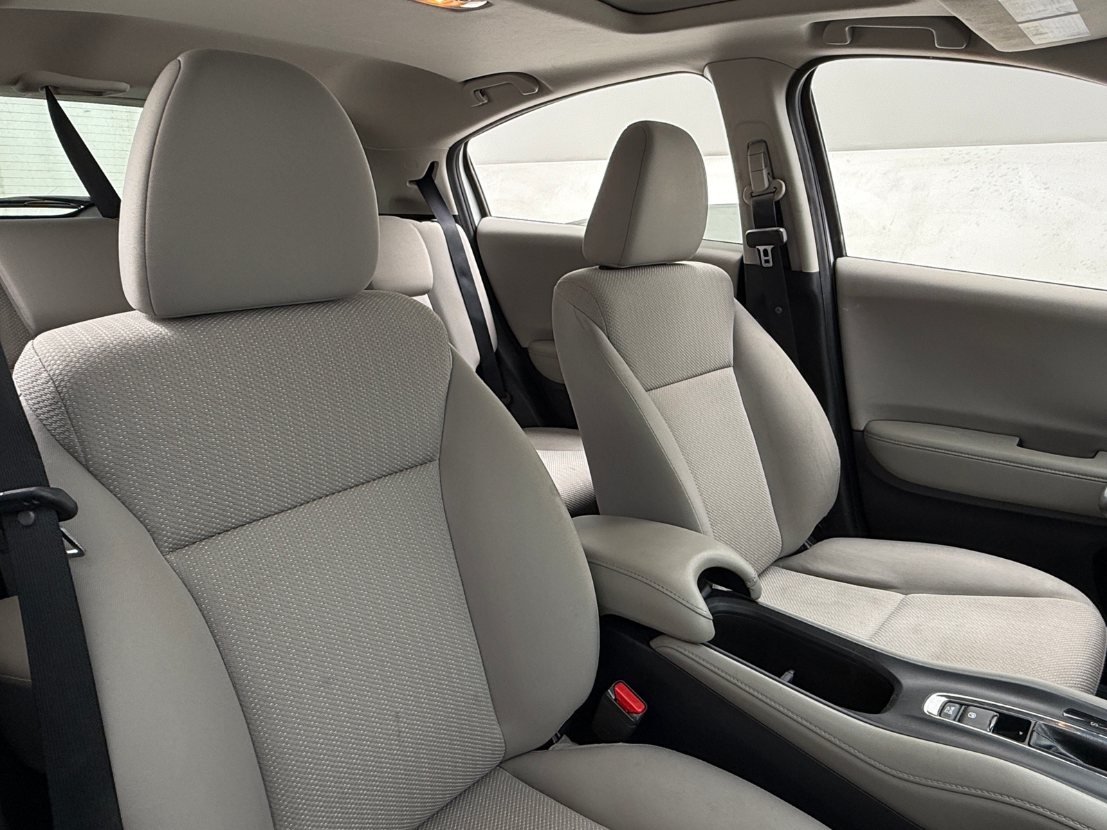 Thumbnail: 2016 Honda HR-V - 2