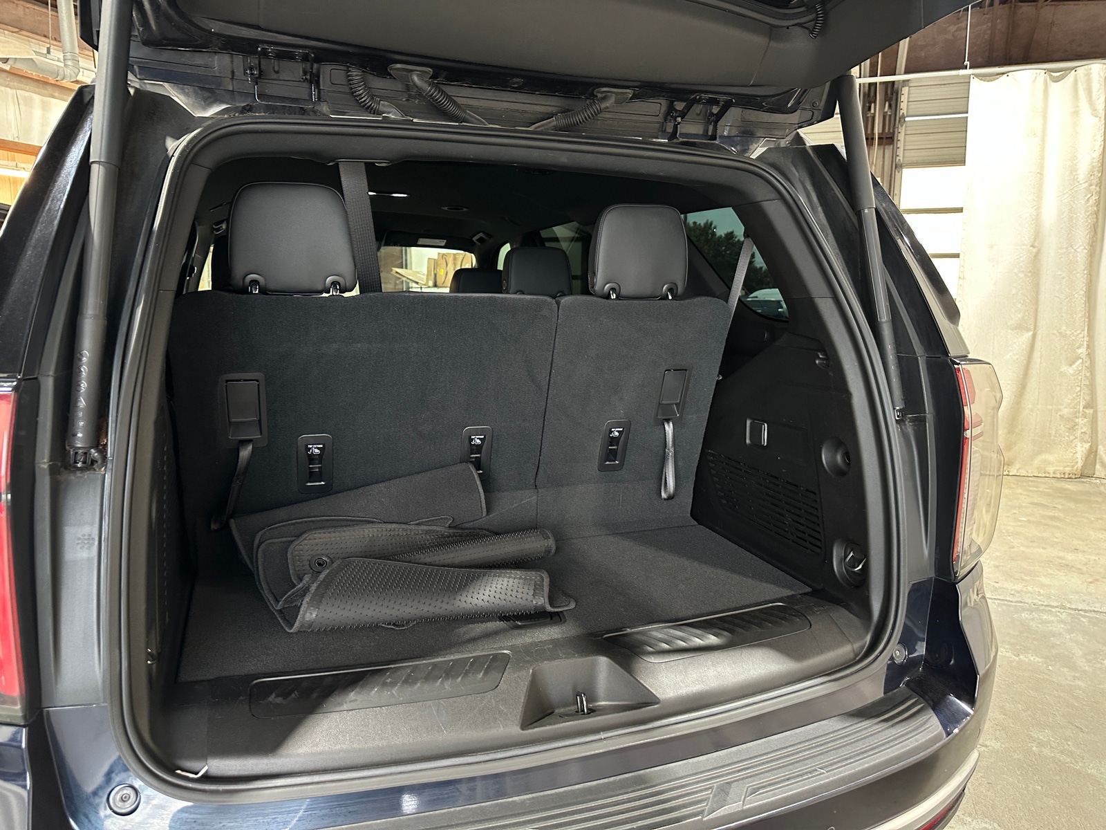 Thumbnail: 2021 Chevrolet Tahoe - 6