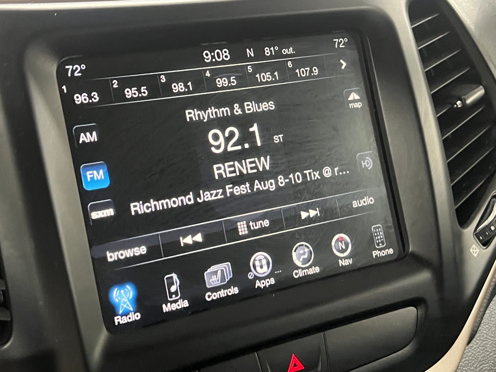 Thumbnail: 2018 Jeep Cherokee - 3
