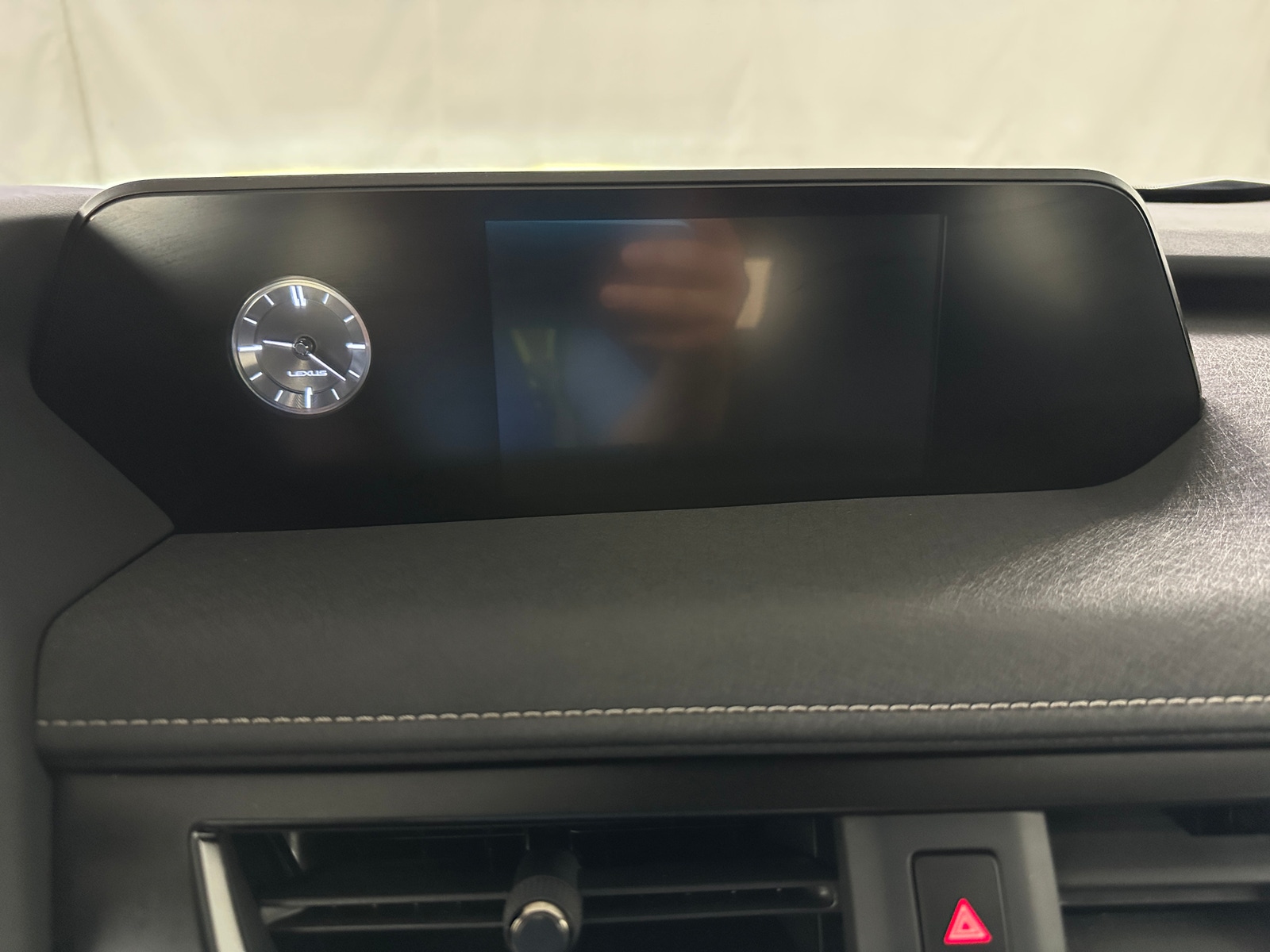 Thumbnail: 2019 Lexus UX - 3