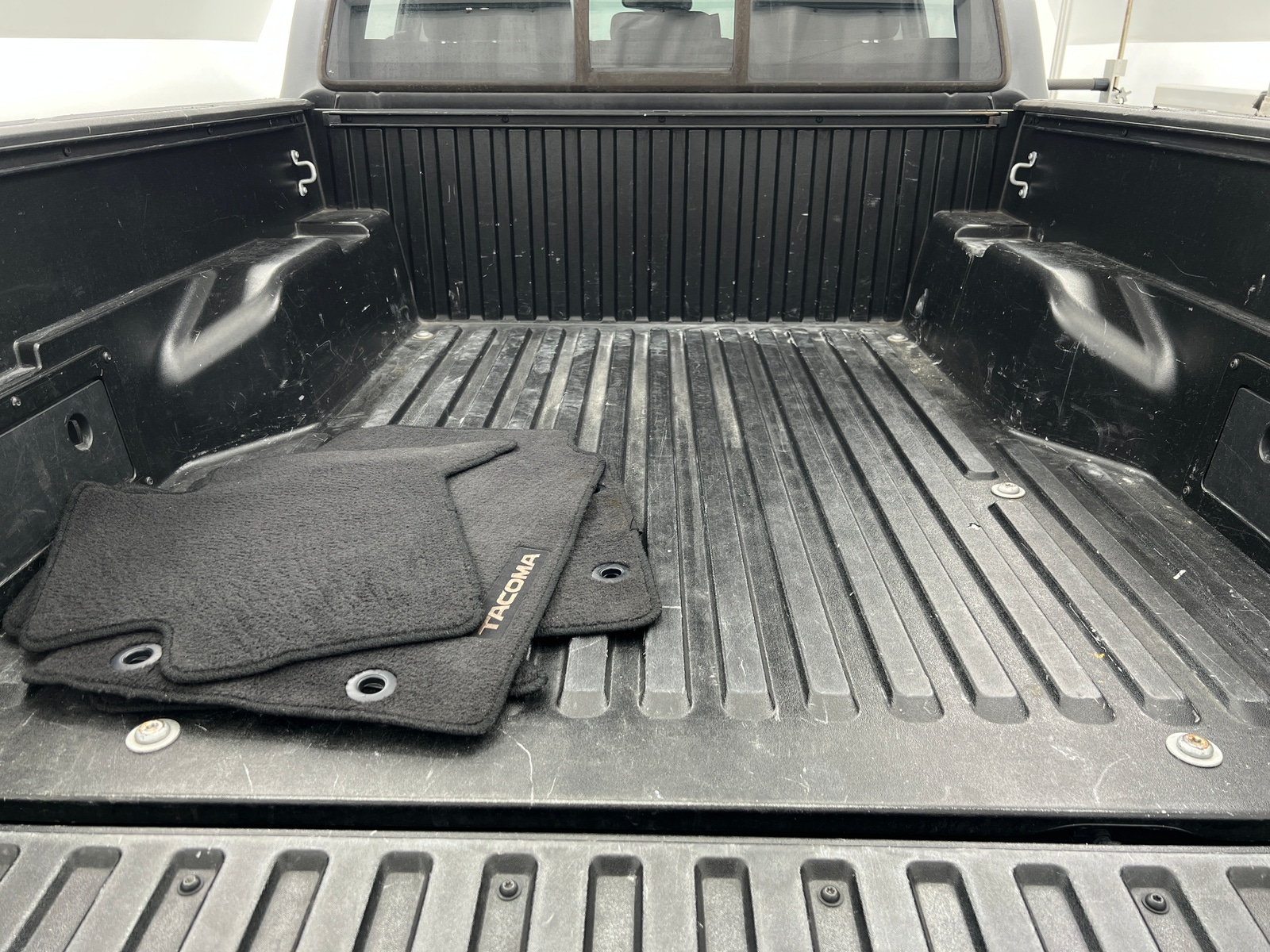 Thumbnail: 2015 Toyota Tacoma - 7