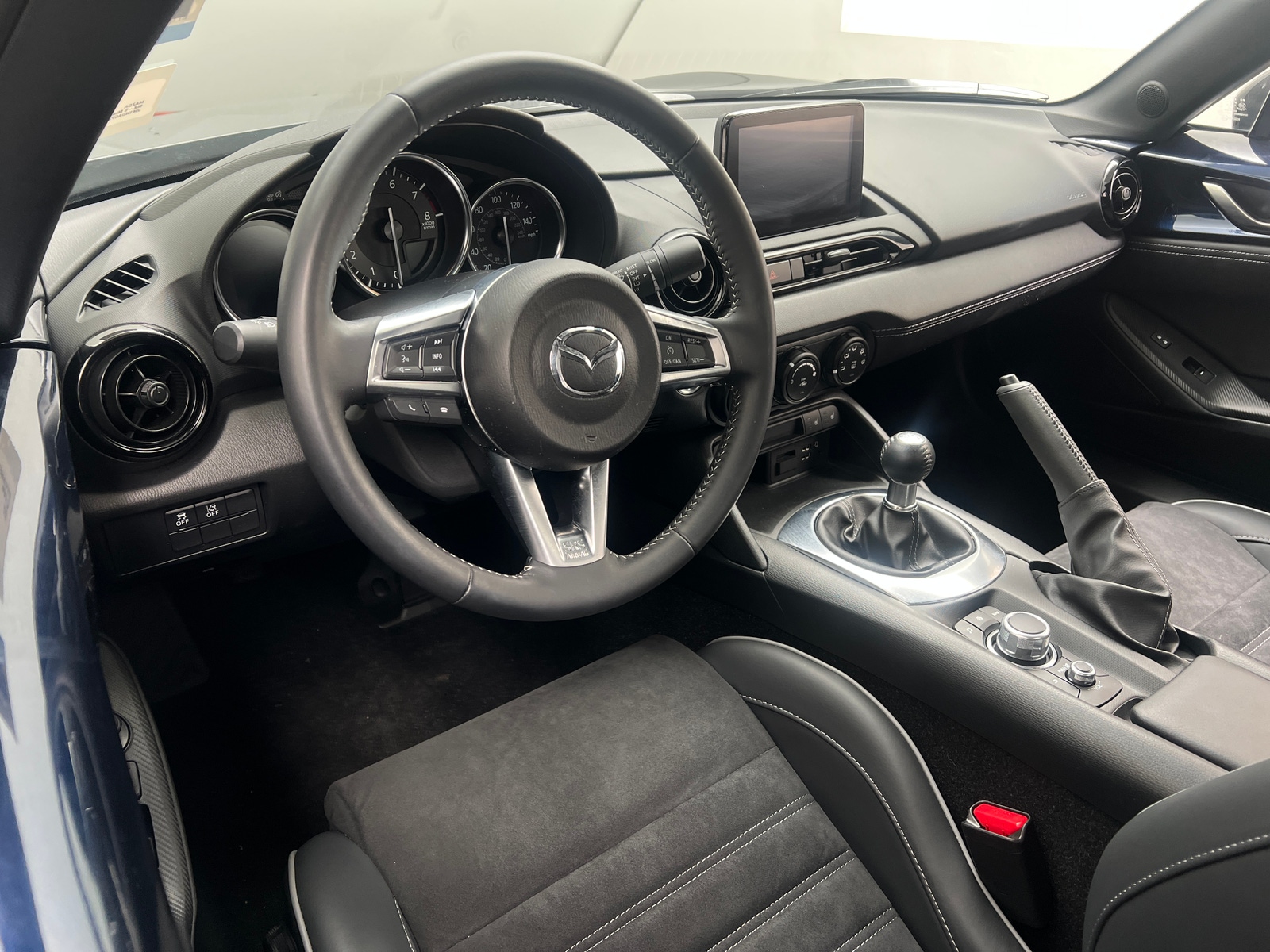 Thumbnail: 2023 Mazda MX-5 Miata - 3
