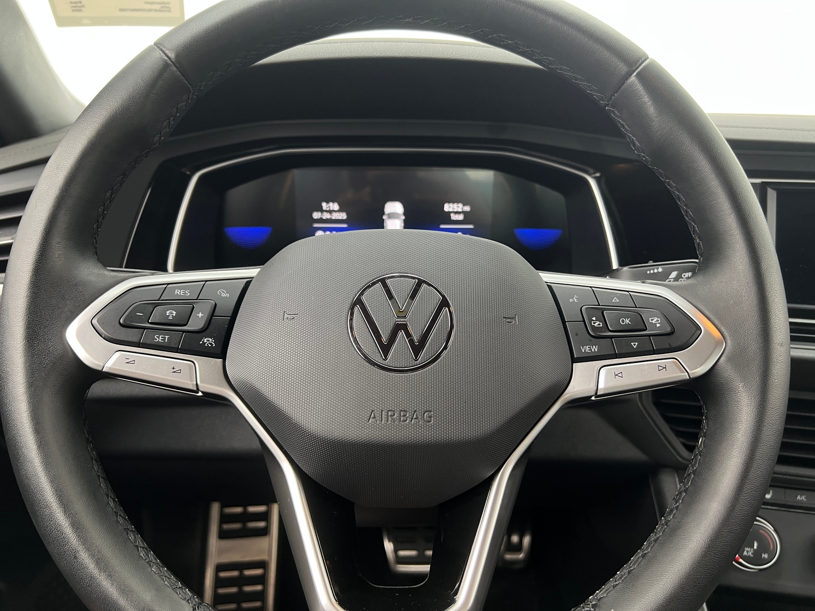 Thumbnail: 2024 Volkswagen Jetta - 5