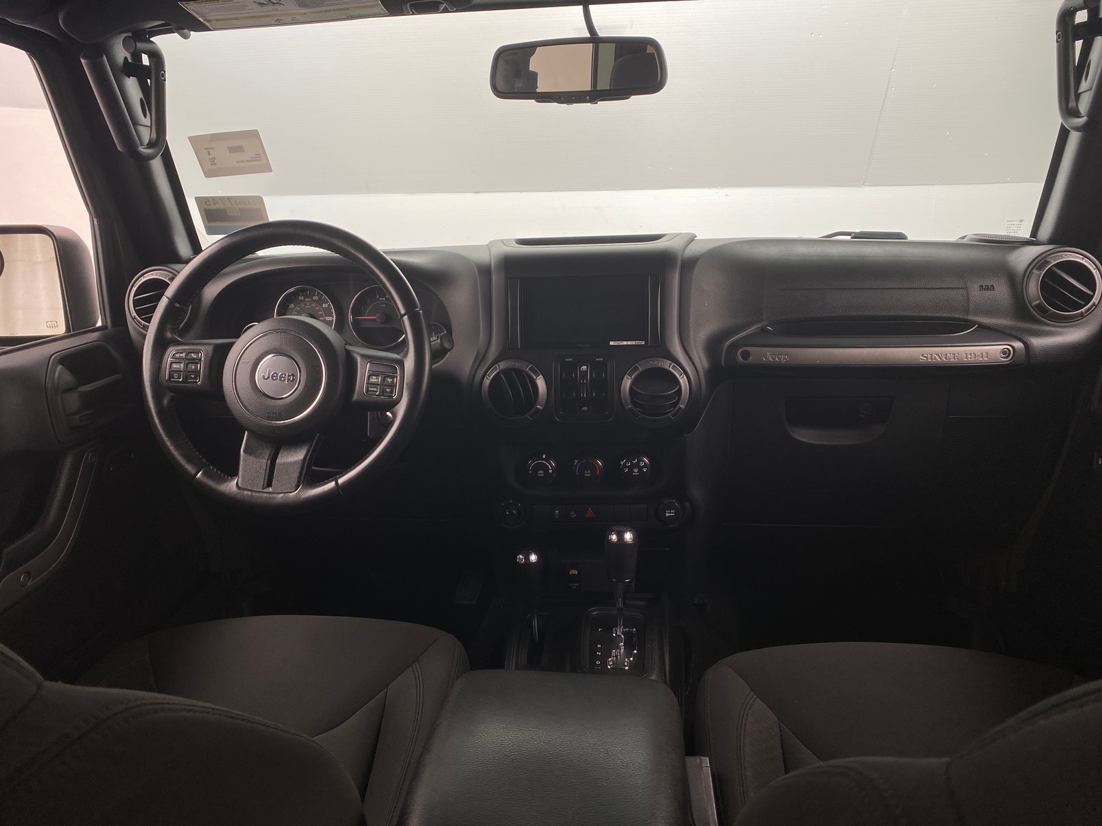 Thumbnail: 2015 Jeep Wrangler - 3