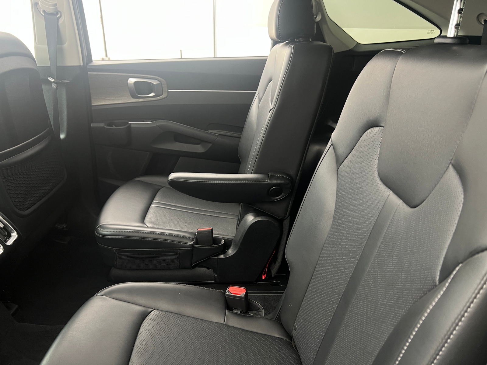 Thumbnail: 2023 Kia Sorento - 5