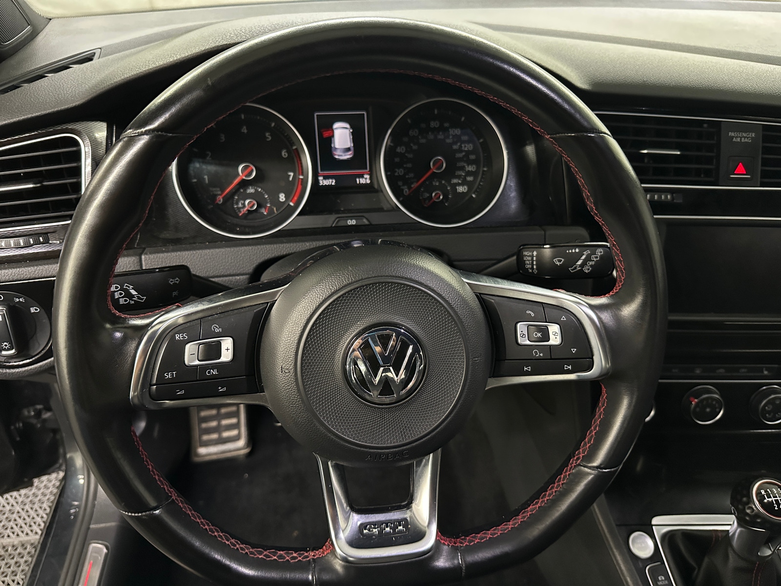 Thumbnail: 2017 Volkswagen Golf - 5