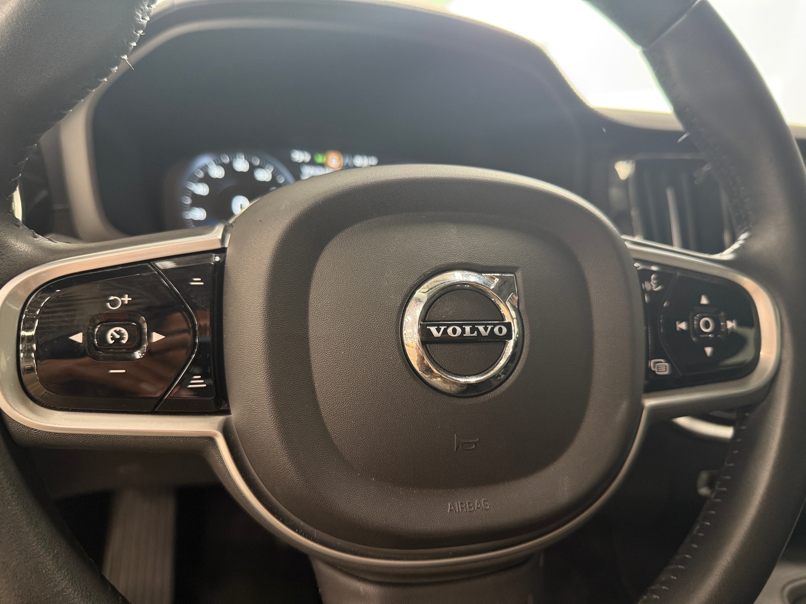 Thumbnail: 2021 Volvo S60 - 4