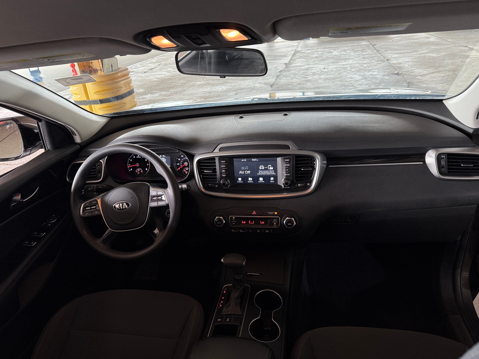 Thumbnail: 2019 Kia Sorento - 3